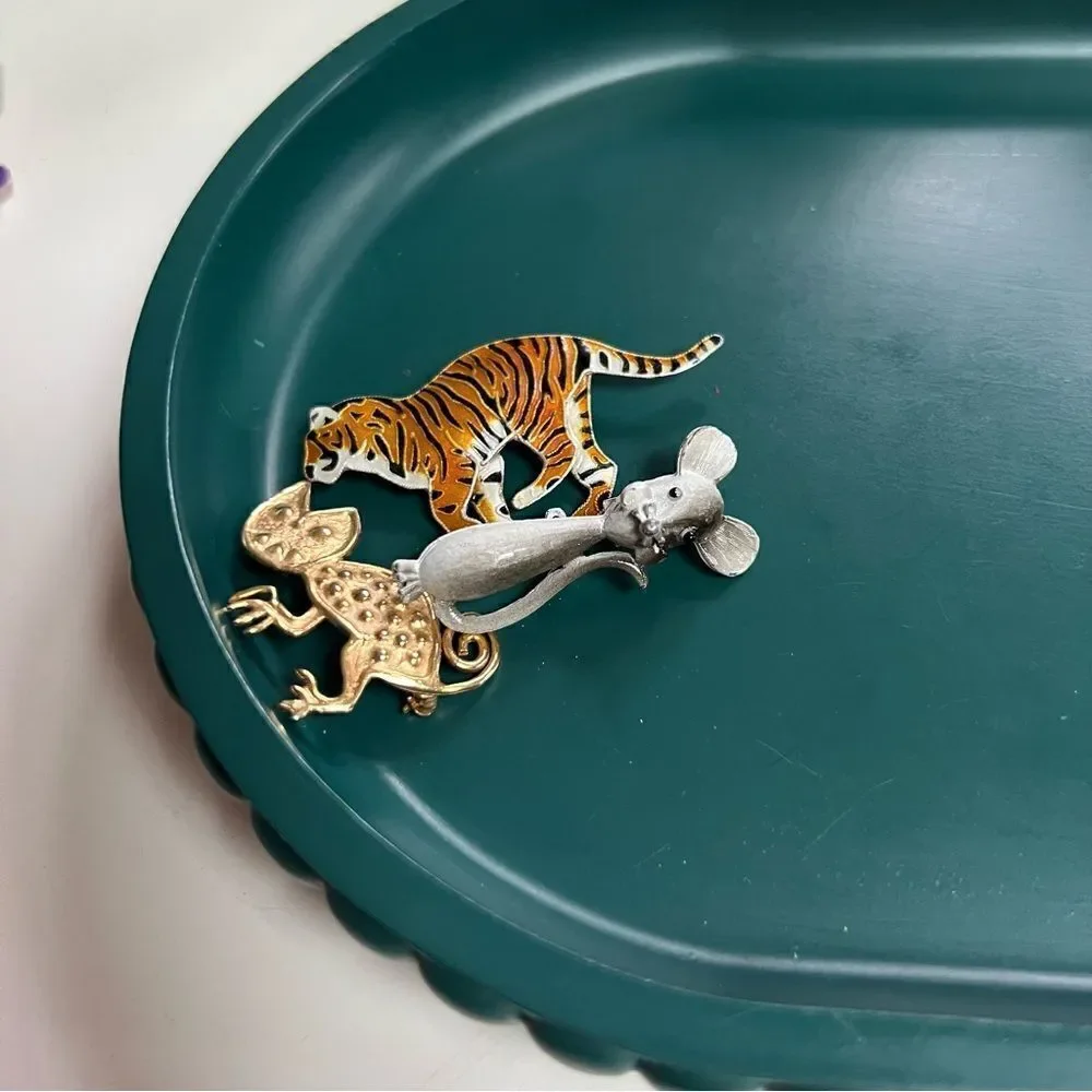 Quirky Vintage 1950s-1990s Small Creatures Tiger Chameleon Mouse Brooch Lot